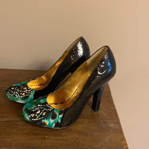 Naughty Monkey Split Personality heels size 8.5 - Picture 2 of 6